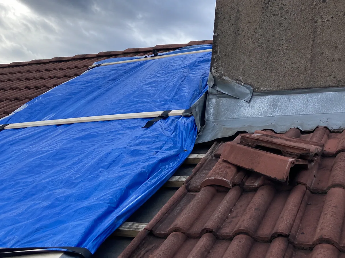 Bâchage urgence + reprise zinguerie cheminée
